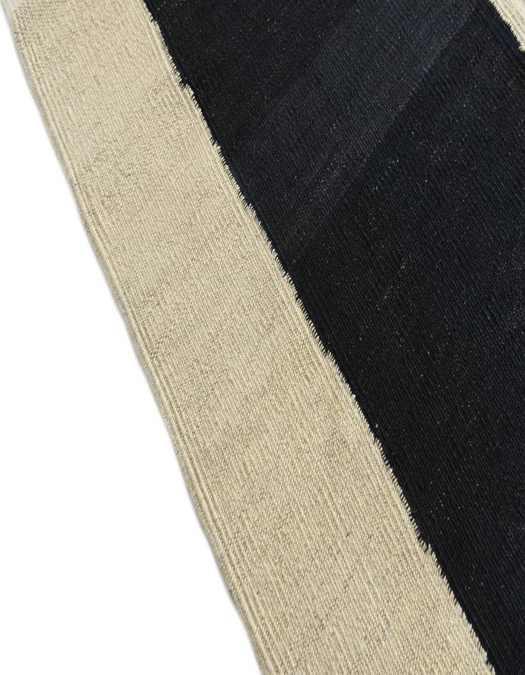 Detail image of 7' x 9' 6  Hand Woven Kilim Modern Wool Rug