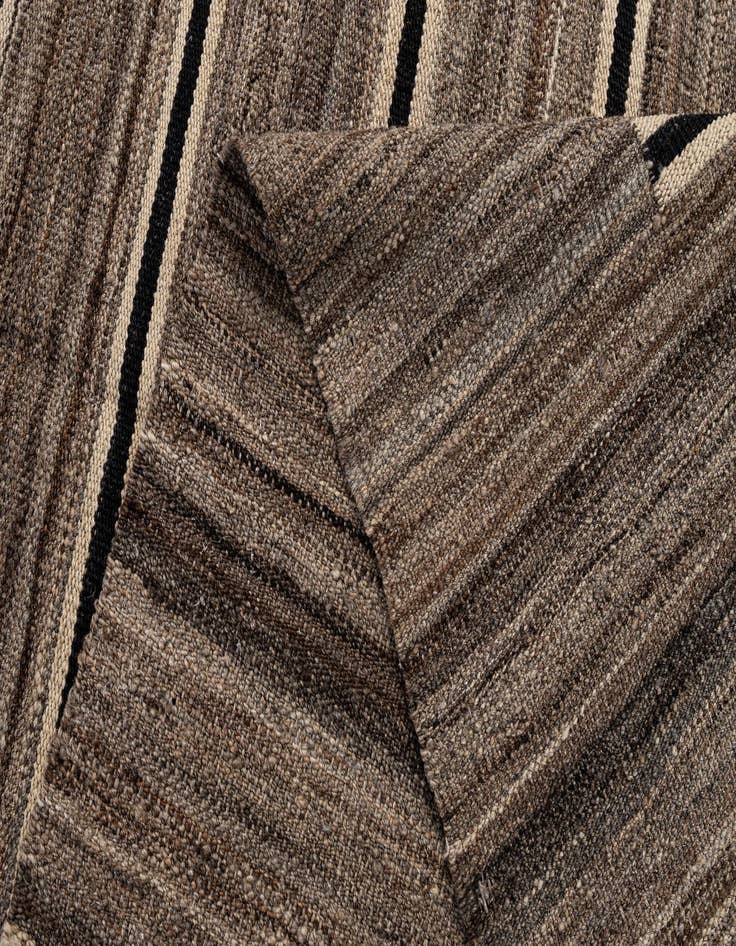 Detail image of 5' 6 x 6' 3  Hand Woven Kilim Modern Wool Rug