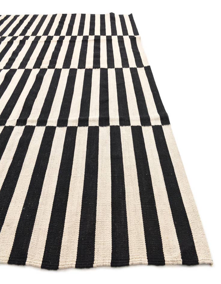 Detail image of 6' 6 x 9' 10  Hand Woven Kilim Modern Wool Rug