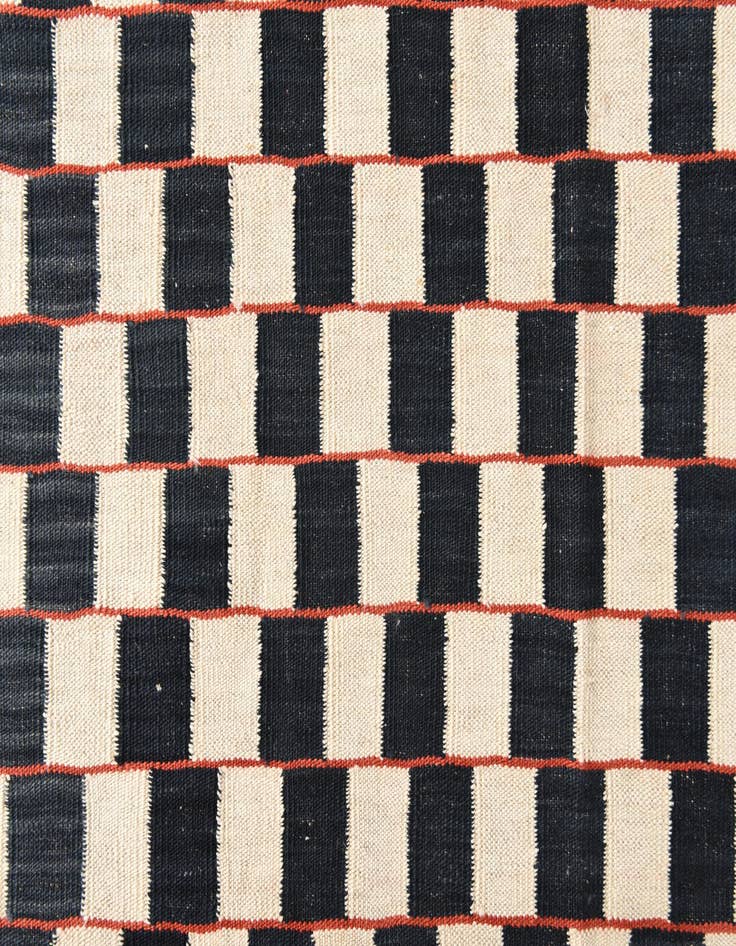 Detail image of 6' 8 x 9' 6  Hand Woven Kilim Modern Wool Rug