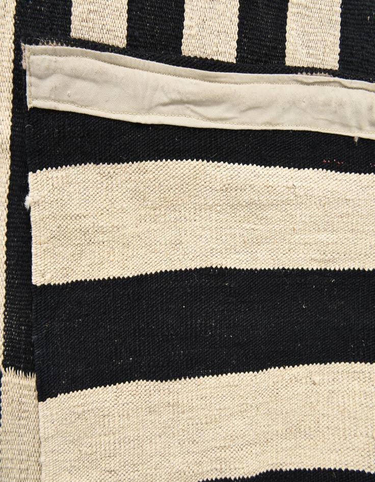 Detail image of 6' 8 x 9' 10  Hand Woven Kilim Modern Wool Rug