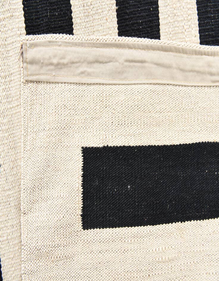 Detail image of 8' 3 x 9' 8  Hand Woven Kilim Modern Wool Rug