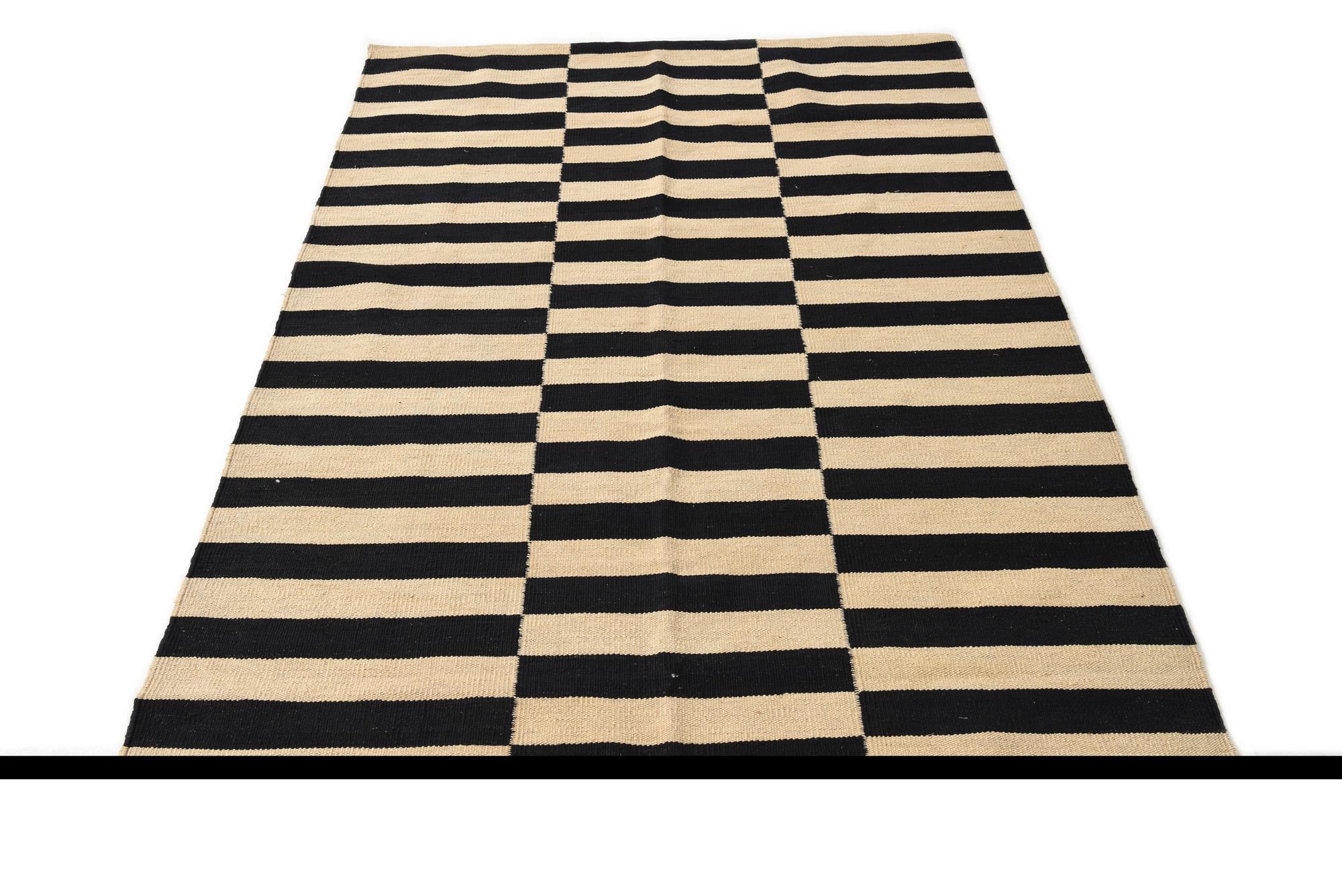 4' 1 x 6' Hand Woven Kilim Modern Wool Rug