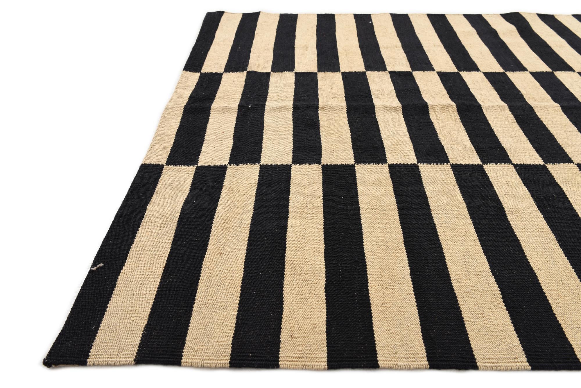 4' 1 x 6' Hand Woven Kilim Modern Wool Rug