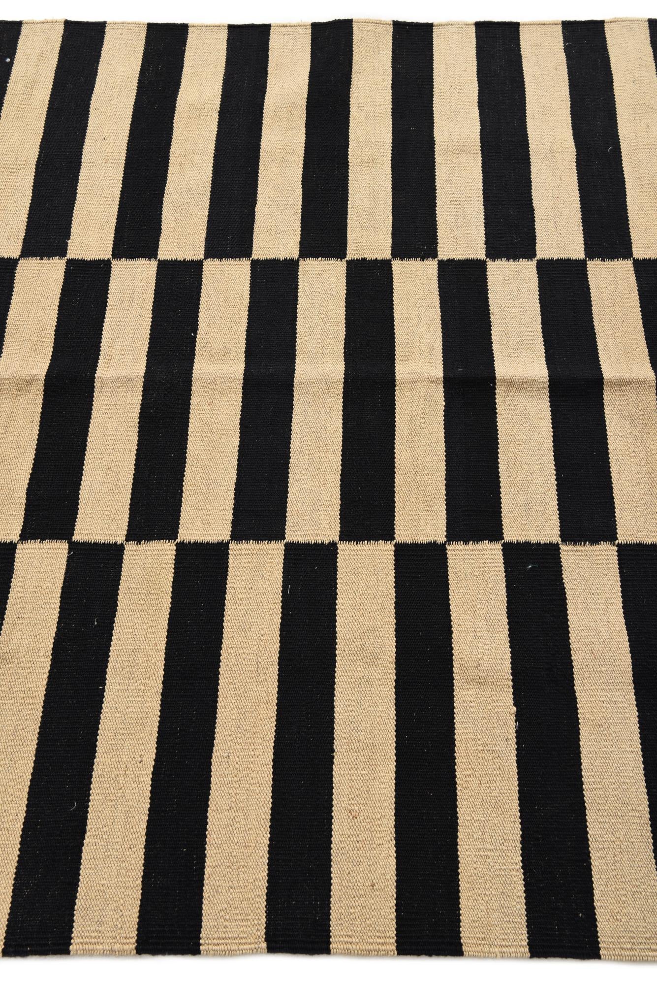 4' 1 x 6' Hand Woven Kilim Modern Wool Rug