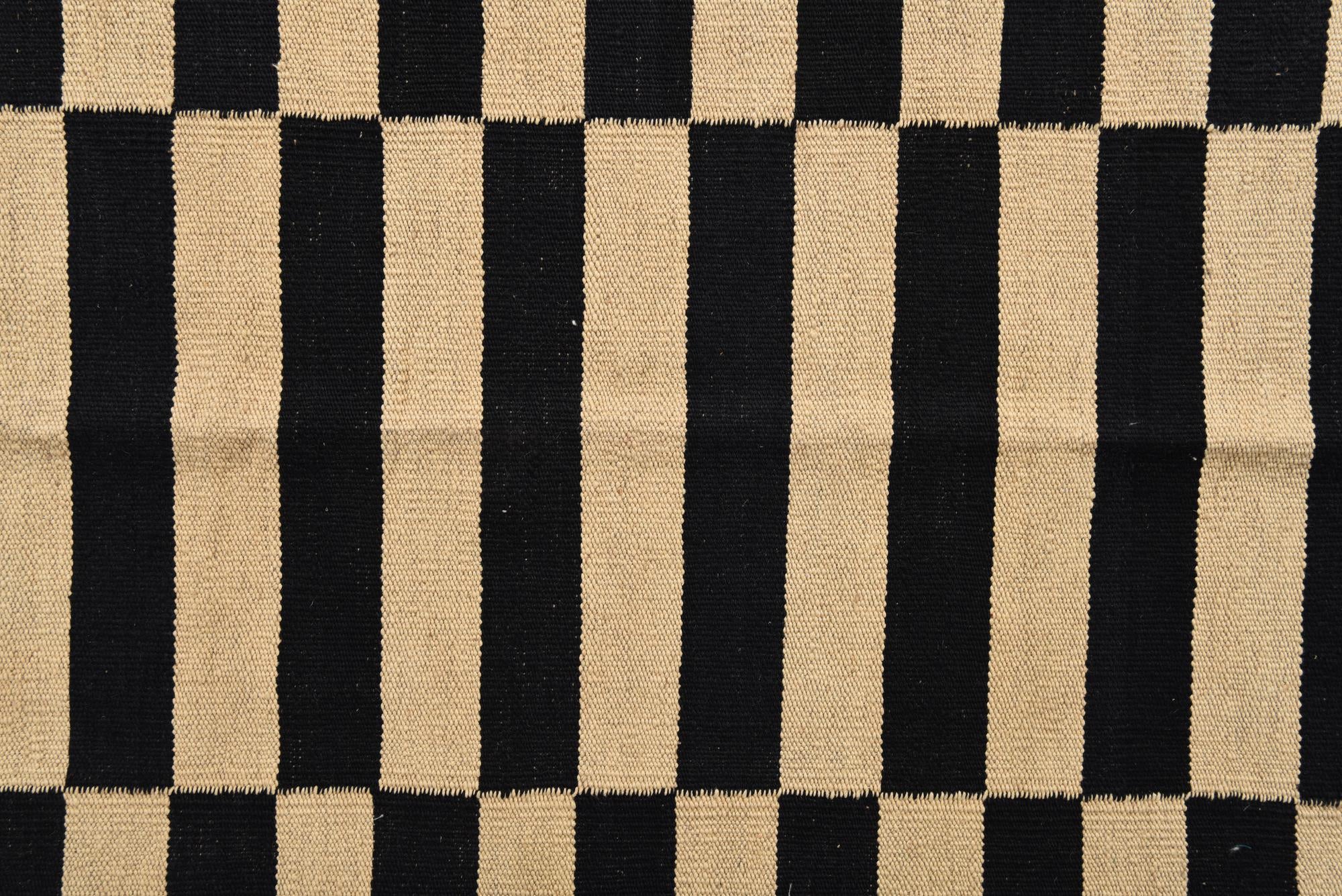 4' 1 x 6' Hand Woven Kilim Modern Wool Rug