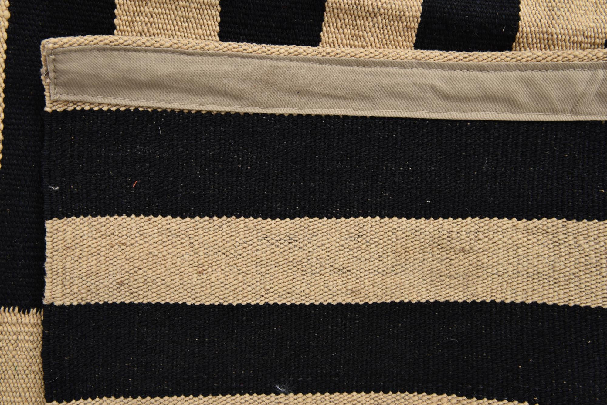 4' 1 x 6' Hand Woven Kilim Modern Wool Rug