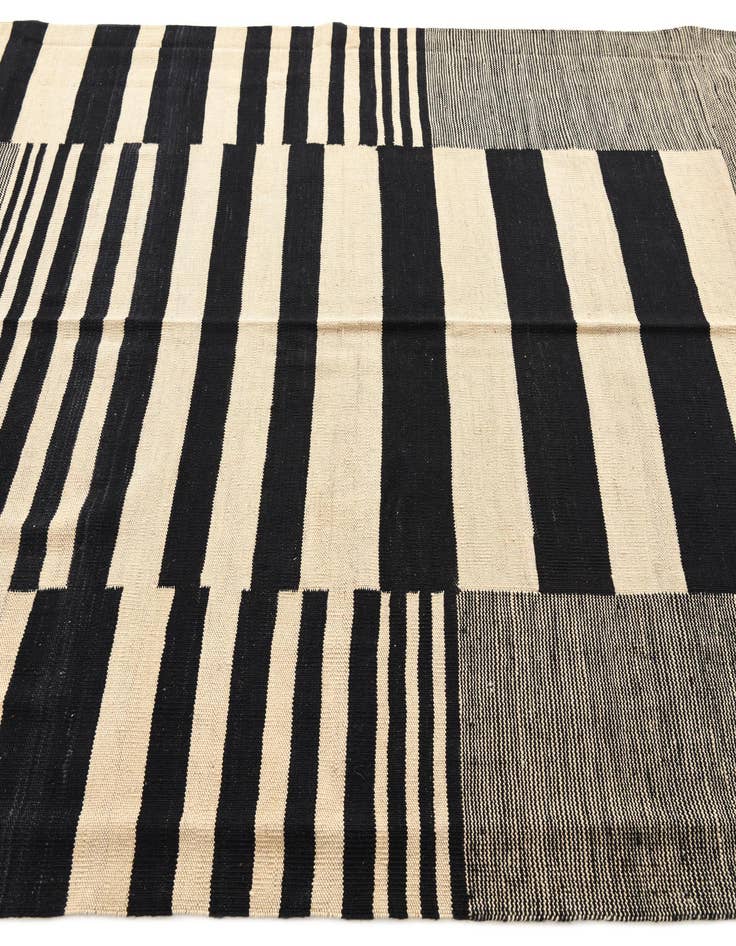 Detail image of 6' x 7' 7  Hand Woven Kilim Modern Wool Rug