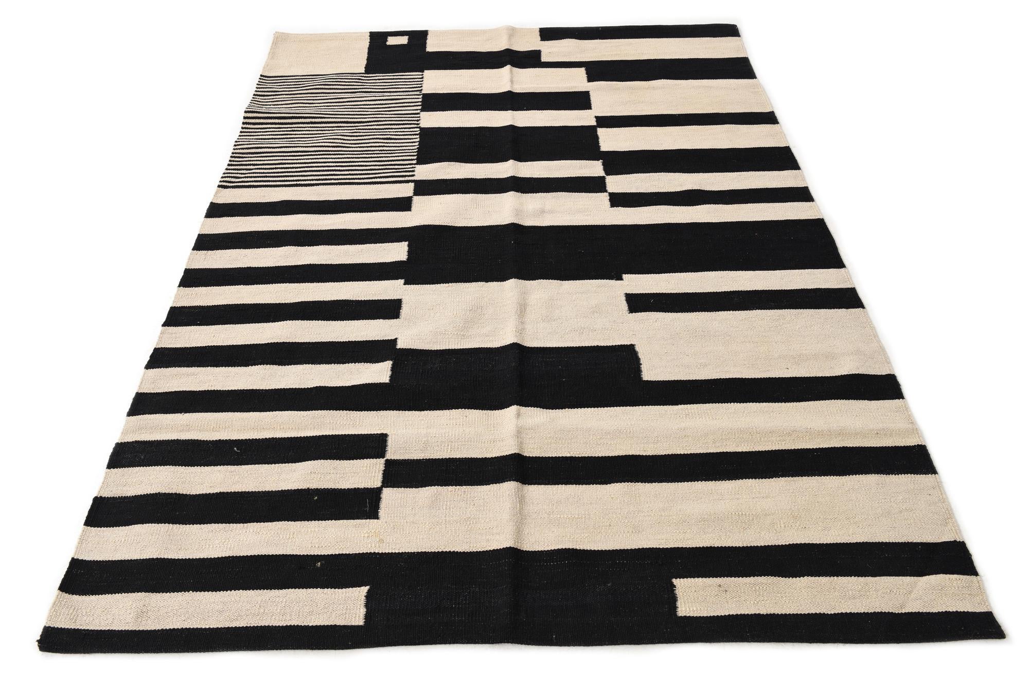 4' 10 x 6' 9 Hand Woven Kilim Modern Wool Rug