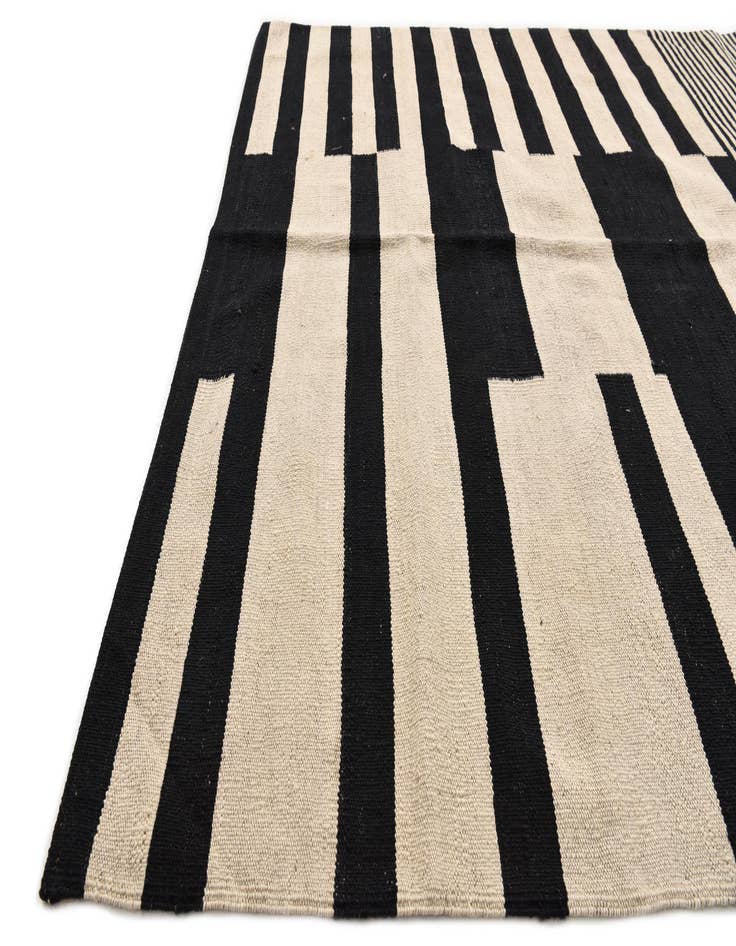 Detail image of 4' 10 x 6' 9  Hand Woven Kilim Modern Wool Rug