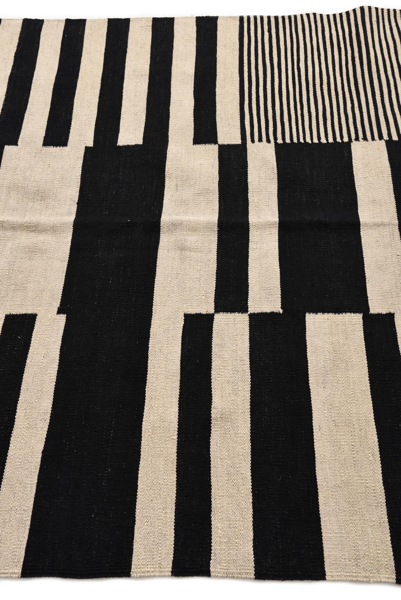 4' 10 x 6' 9 Hand Woven Kilim Modern Wool Rug
