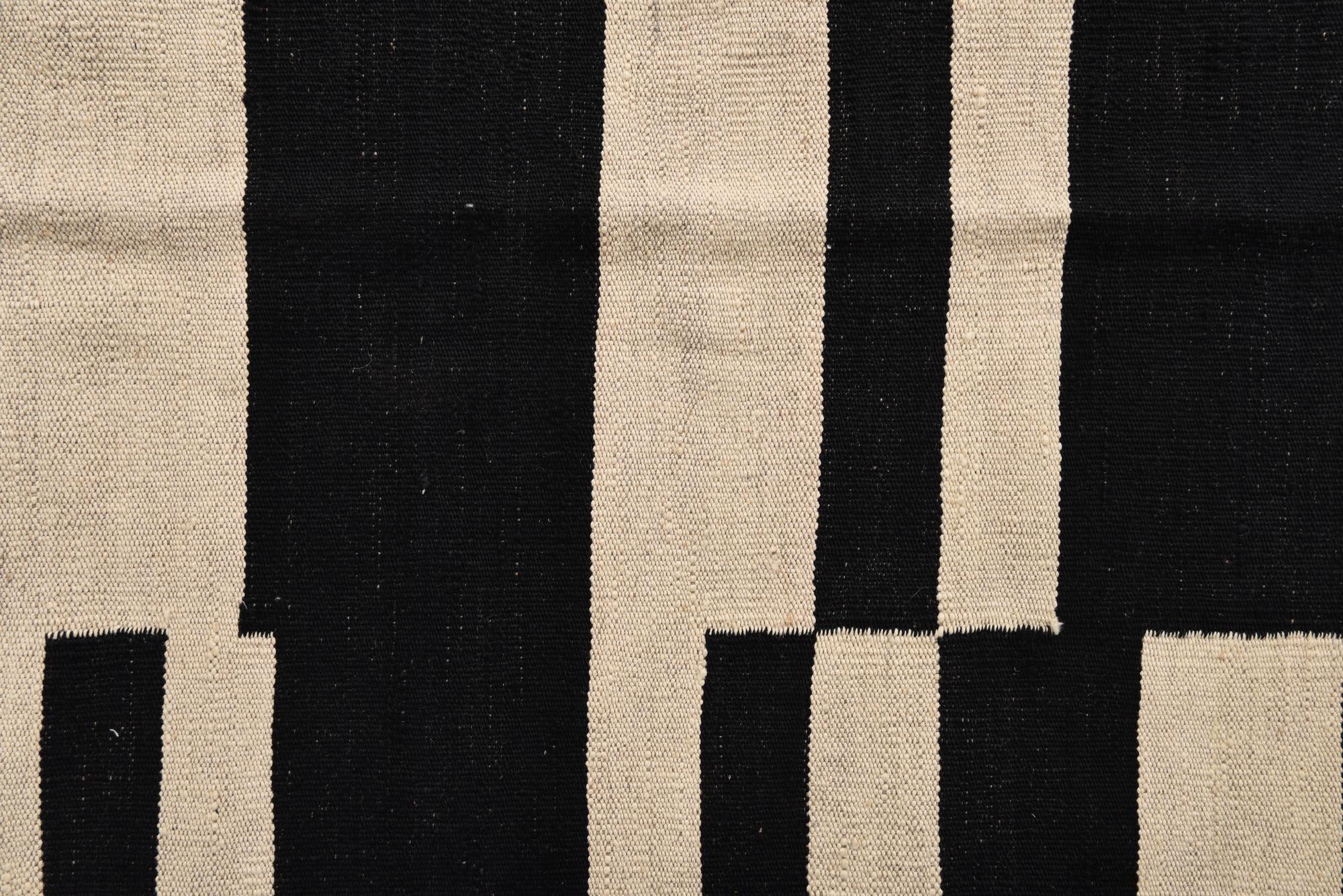 4' 10 x 6' 9 Hand Woven Kilim Modern Wool Rug