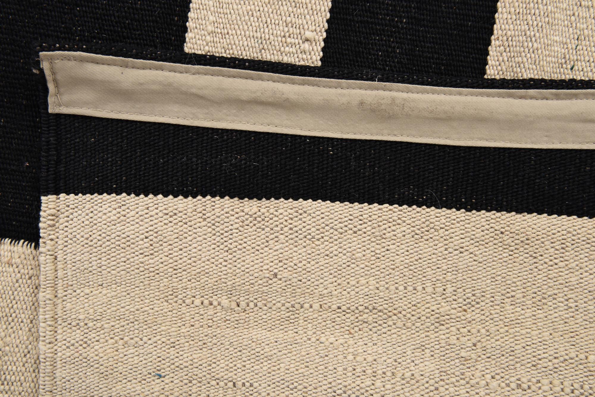 4' 10 x 6' 9 Hand Woven Kilim Modern Wool Rug