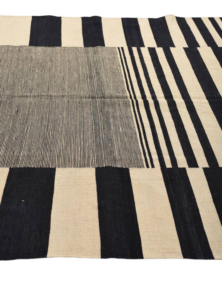 Detail image of 6' 10 x 9' 6  Hand Woven Kilim Modern Wool Rug