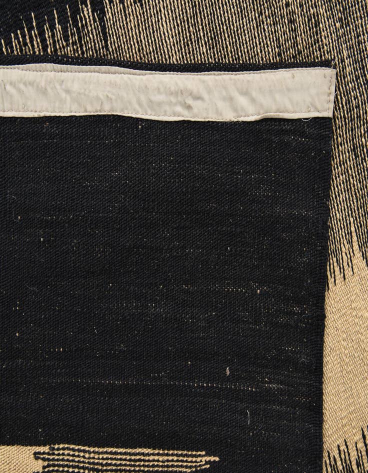 Detail image of 6' 1 x 7' 7  Hand Woven Kilim Modern Wool Rug