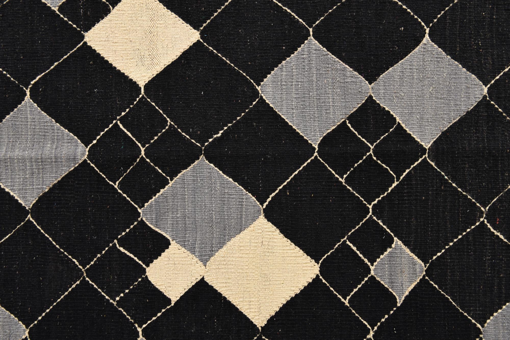 5' 1 x 6' 6 Hand Woven Kilim Modern Wool Rug