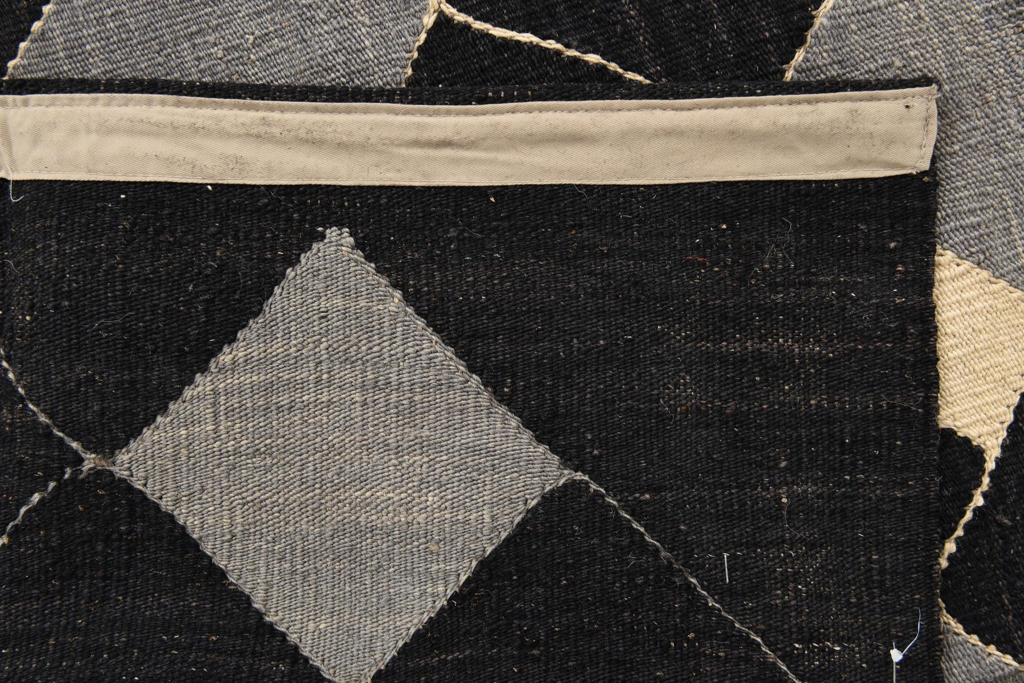 5' 9 x 7' 7 Hand Woven Kilim Modern Wool Rug
