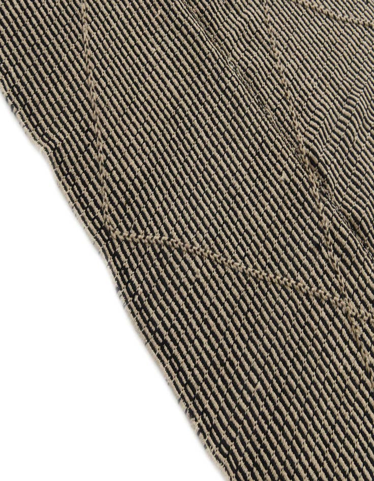 Detail image of 5' 6 x 8' 8  Hand Woven Kilim Modern Wool Rug