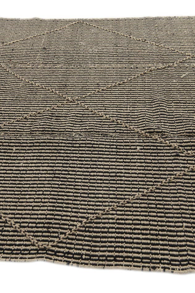 Detail image of 5' 6 x 8' 8 Hand Woven Kilim Modern Wool Rug