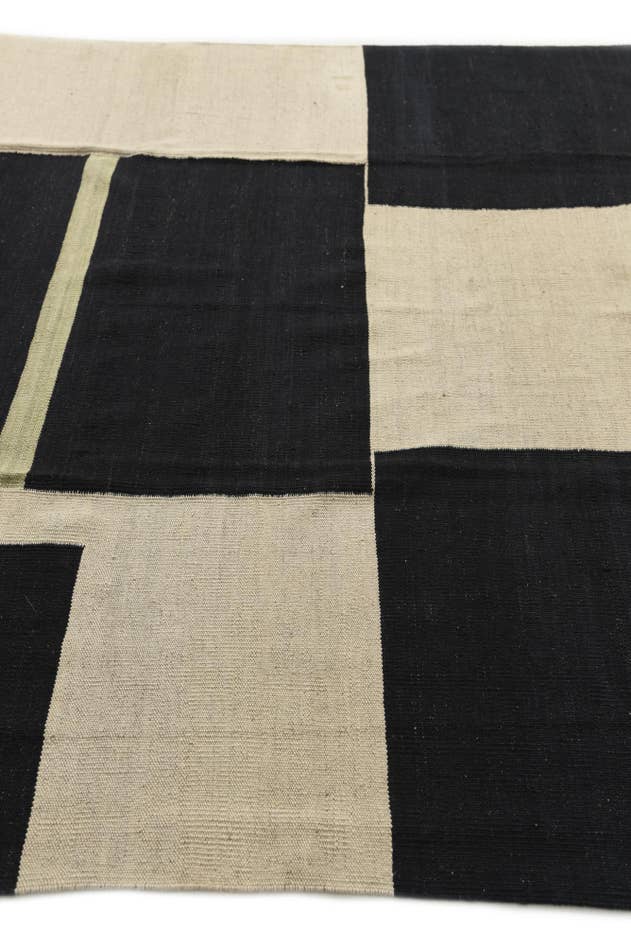 Detail image of 6' x 7' 7 Hand Woven Kilim Modern Wool Rug