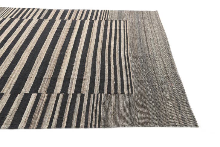 Detail image of 6' x 7' 8 Hand Woven Kilim Modern Wool Rug
