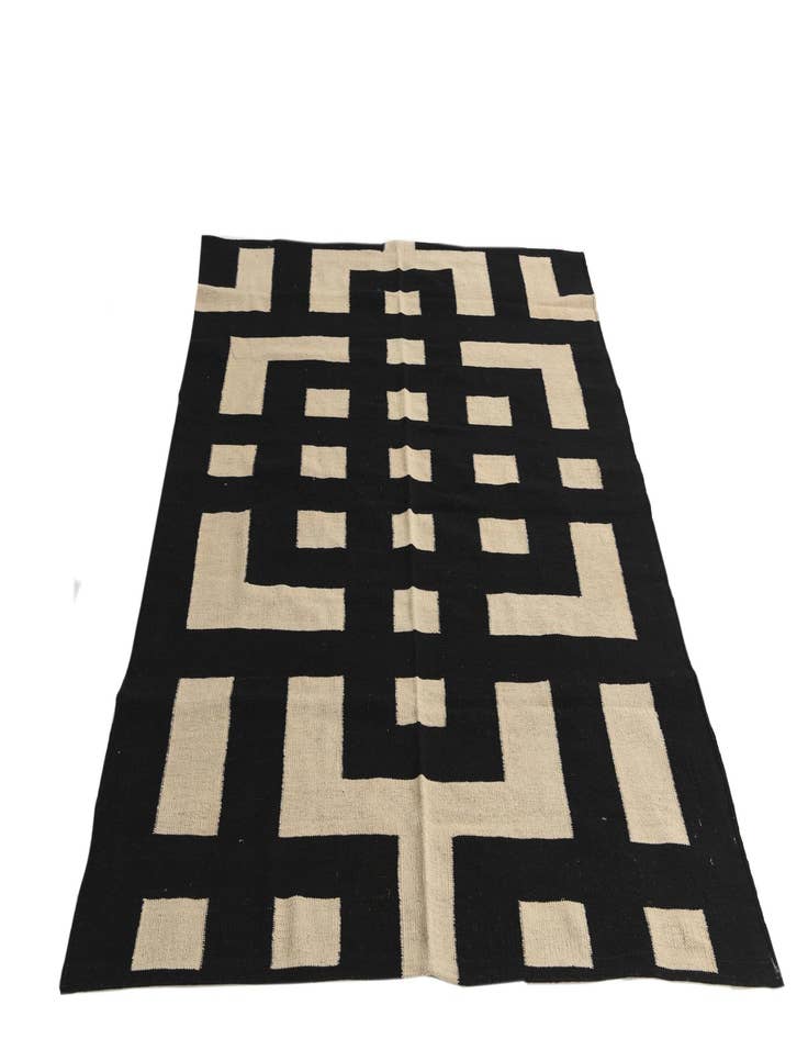 Detail image of 5' 4 x 6' 4  Hand Woven Kilim Modern Wool Rug