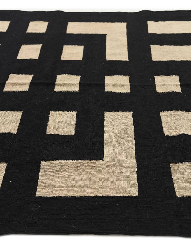 Detail image of 5' 4 x 6' 4  Hand Woven Kilim Modern Wool Rug