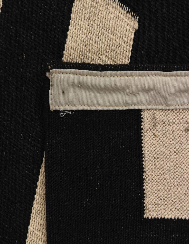 Detail image of 5' 4 x 6' 4  Hand Woven Kilim Modern Wool Rug