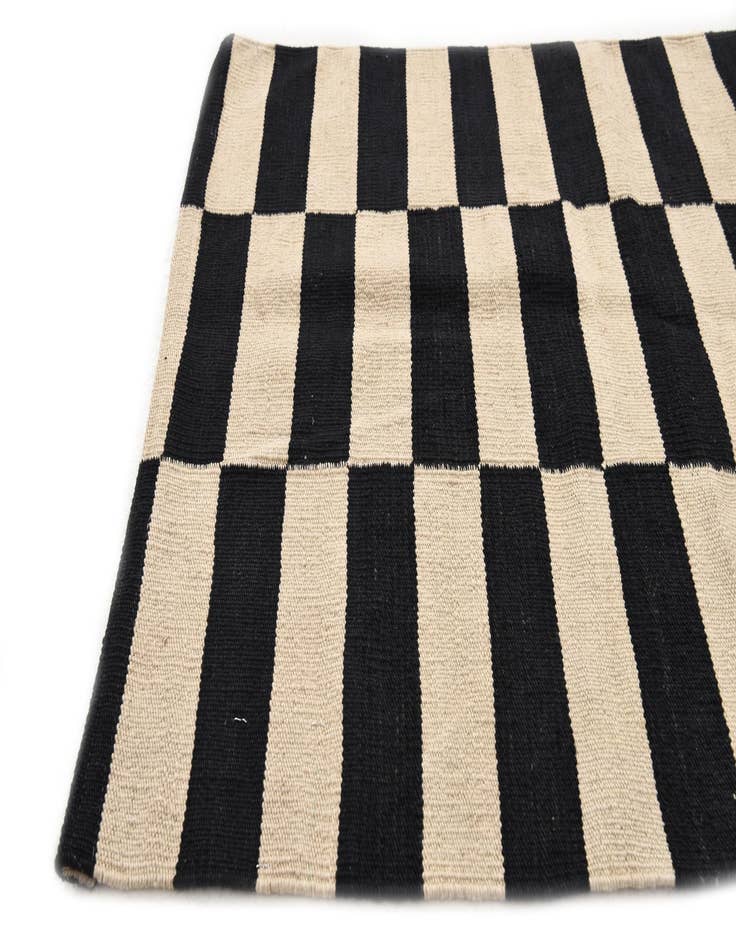 Detail image of 2' 6 x 3' 9  Hand Woven Kilim Modern Wool Rug