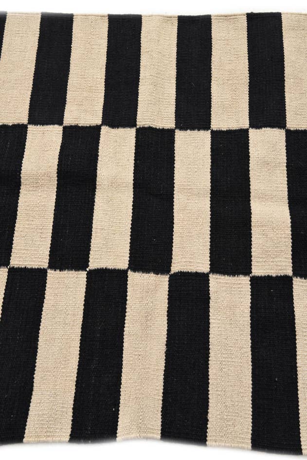 Detail image of 2' 6 x 3' 9 Hand Woven Kilim Modern Wool Rug