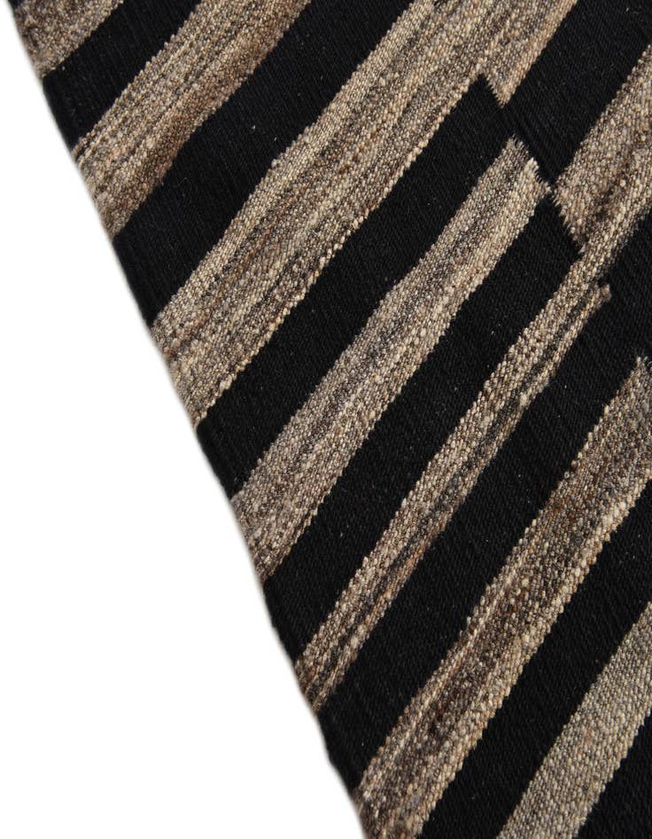 Detail image of 5' 2 x 6' 5  Hand Woven Kilim Modern Wool Rug