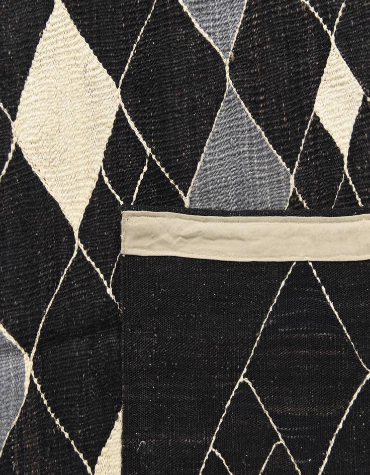 Detail image of 6' 1 x 7' 9  Hand Woven Kilim Modern Wool Rug