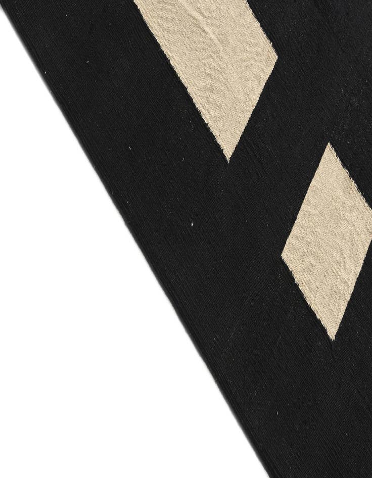 Detail image of 6' 10 x 9' 7  Hand Woven Kilim Modern Wool Rug