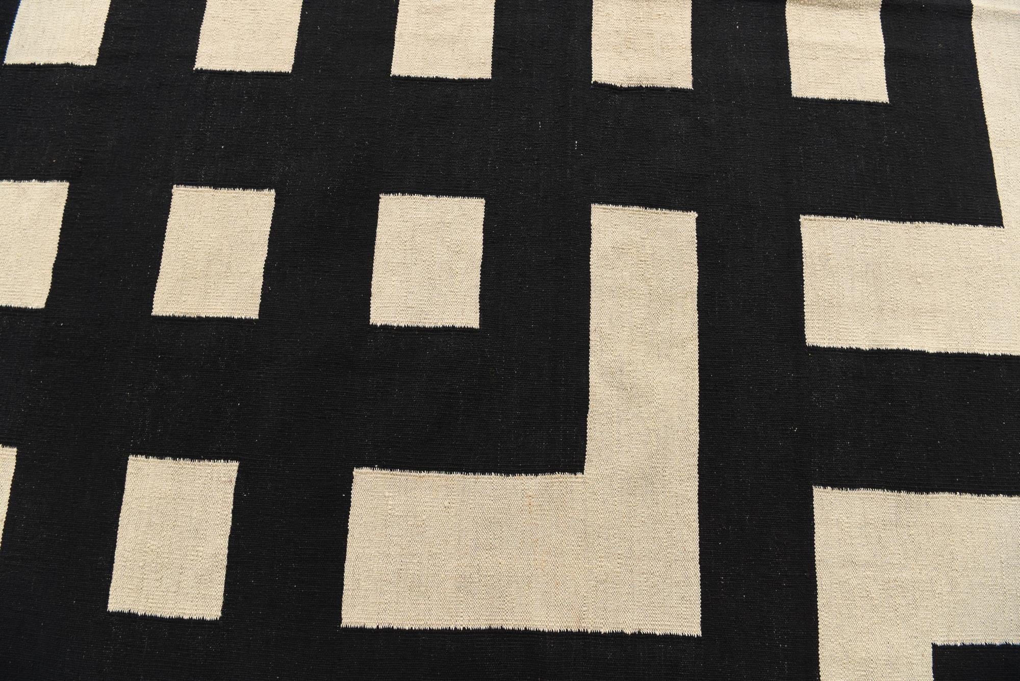 6' 10 x 9' 7 Hand Woven Kilim Modern Wool Rug