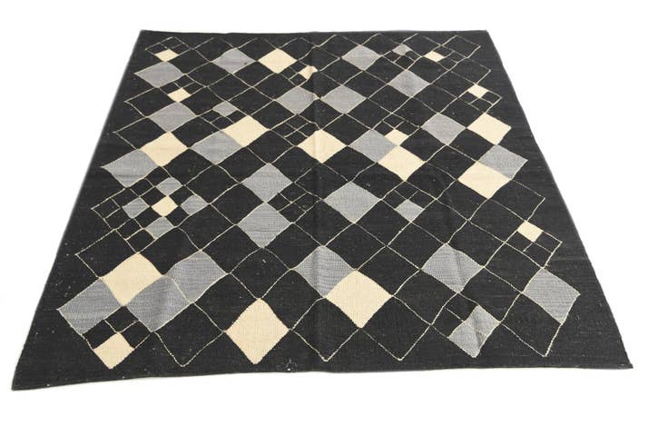 Detail image of 5' 1 x 6' 6 Hand Woven Kilim Modern Wool Rug