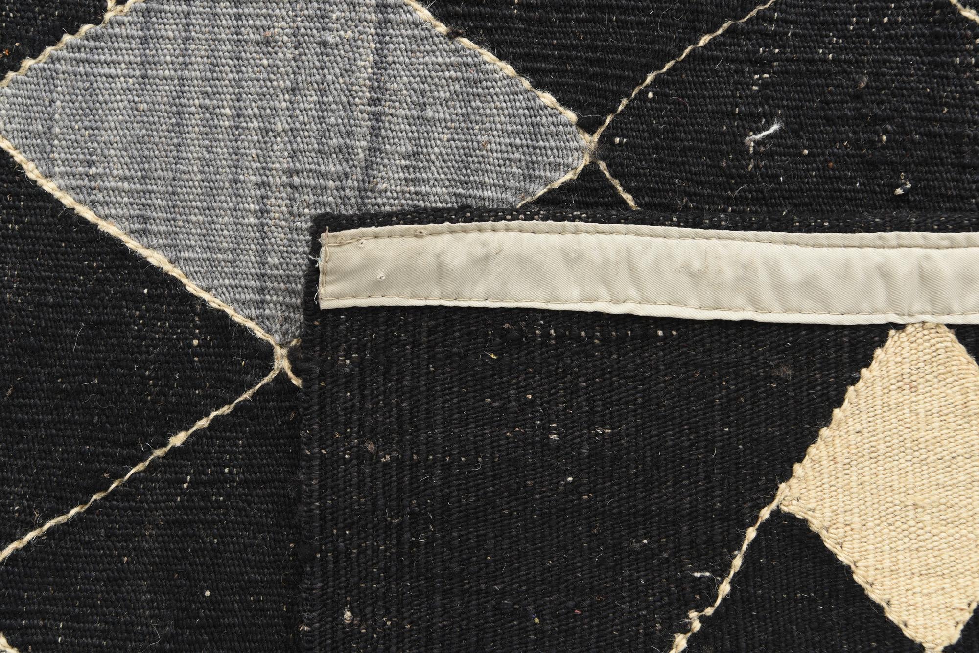 5' 1 x 6' 6 Hand Woven Kilim Modern Wool Rug