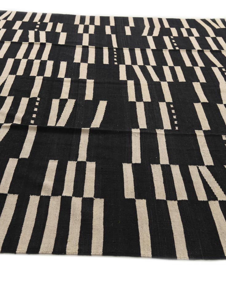 Detail image of 8' 7 x 9' 8  Hand Woven Kilim Modern Wool Rug
