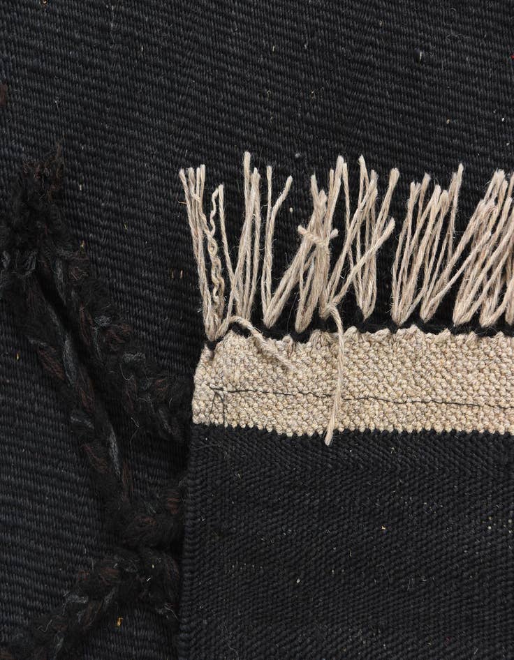 Detail image of 3' 6 x 5' 3  Hand Woven Kilim Modern Wool Rug