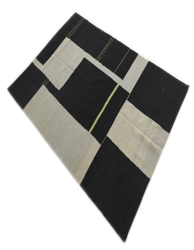 Detail image of 4' 1 x 5' 10  Hand Woven Kilim Modern Wool Rug