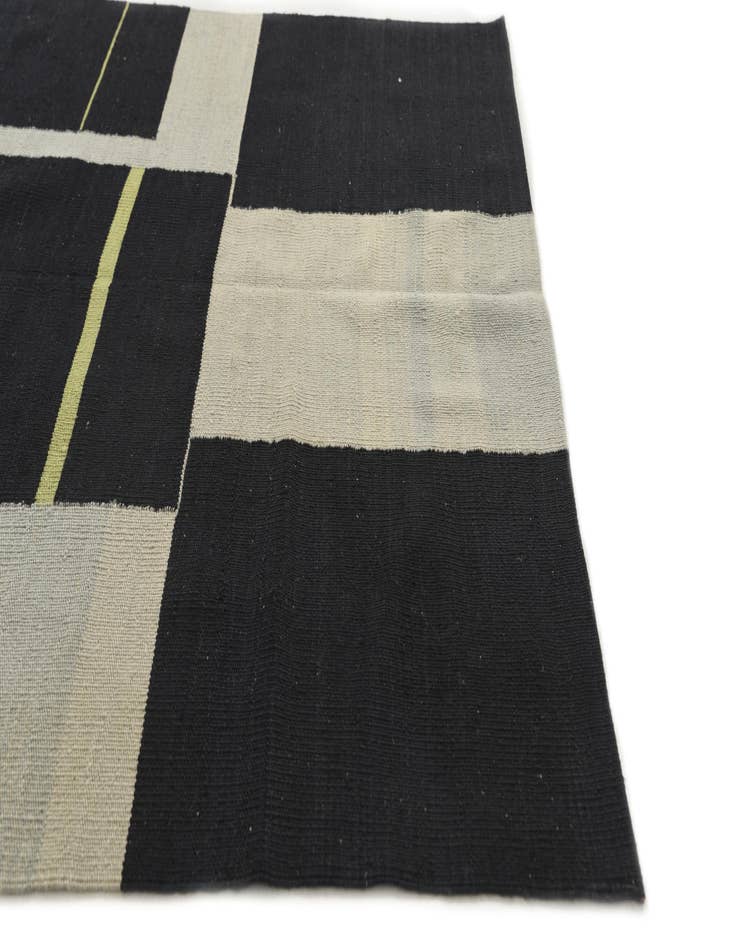 Detail image of 4' 1 x 5' 10  Hand Woven Kilim Modern Wool Rug