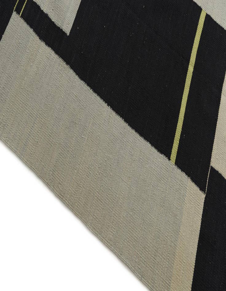 Detail image of 4' 1 x 5' 10  Hand Woven Kilim Modern Wool Rug