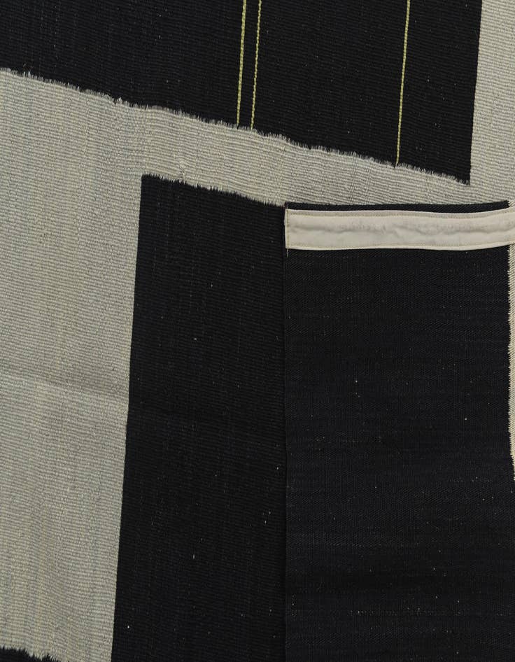 Detail image of 4' 1 x 5' 10  Hand Woven Kilim Modern Wool Rug