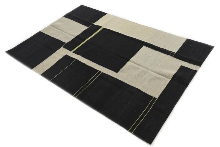 Detail image of 4' x 5' 10 Hand Woven Kilim Modern Wool Rug