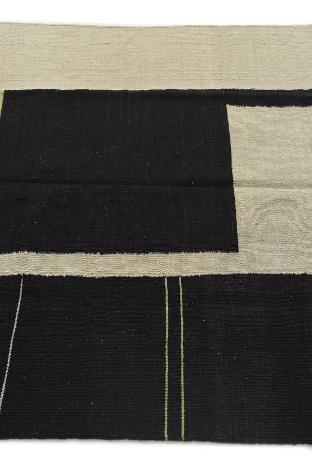 Detail image of 4' x 5' 10 Hand Woven Kilim Modern Wool Rug