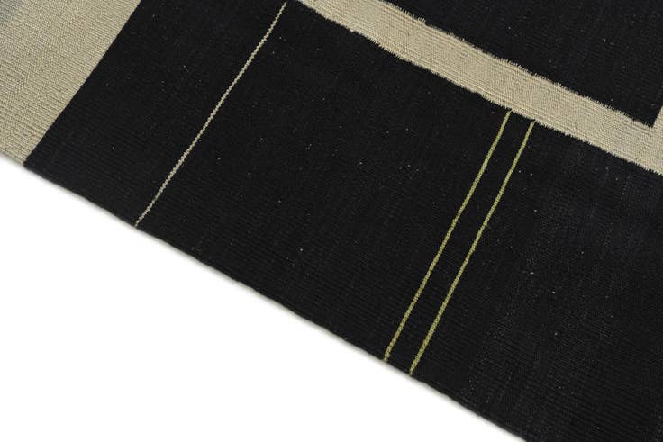 Detail image of 4' x 5' 10 Hand Woven Kilim Modern Wool Rug