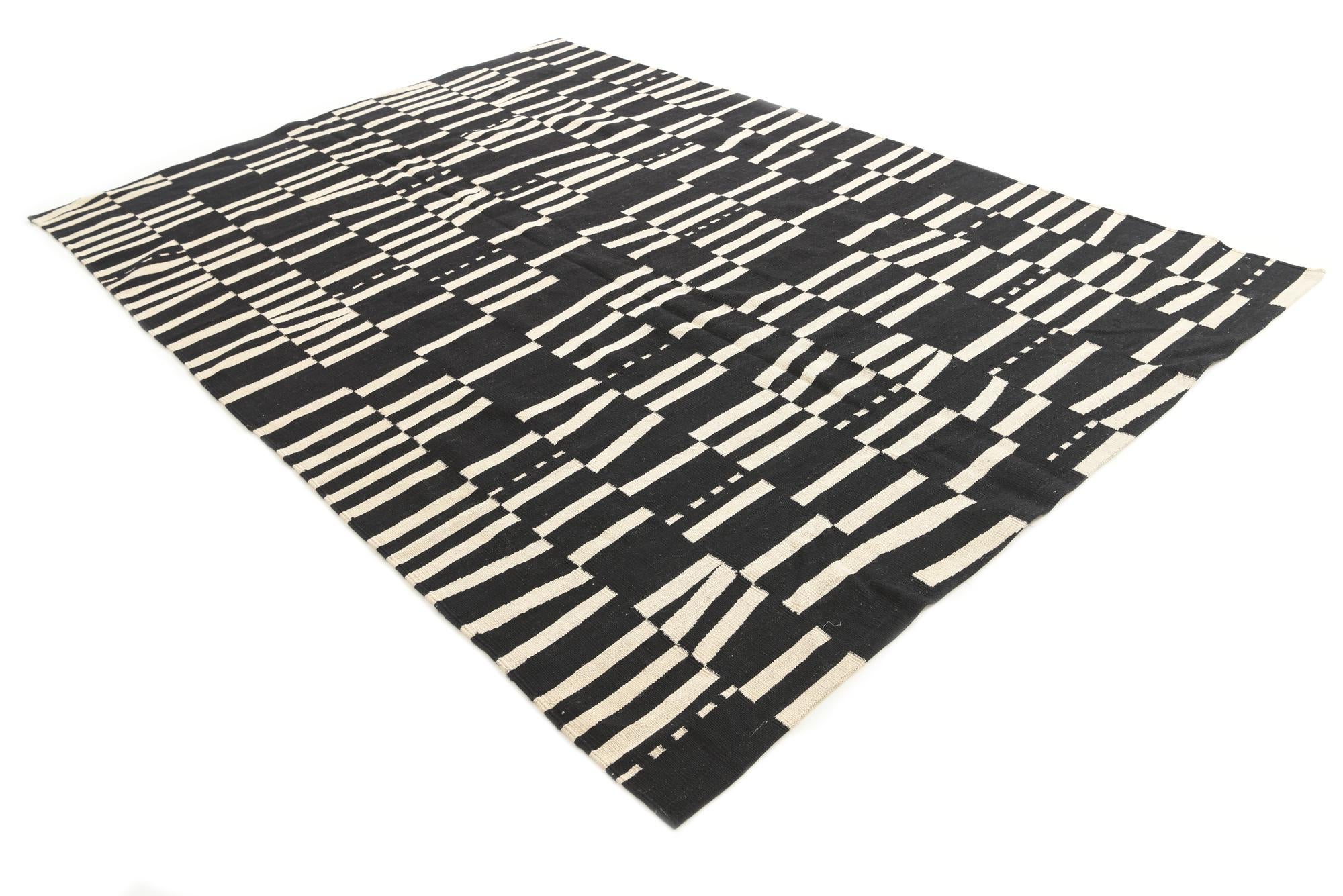 6' 9 x 9' 10 Hand Woven Kilim Modern Wool Rug