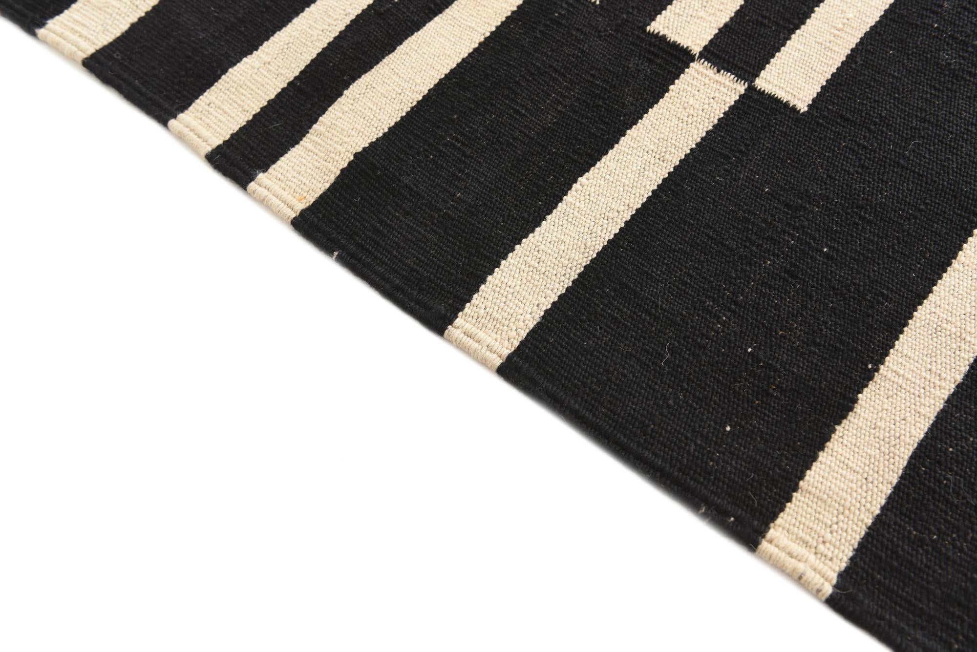 6' 9 x 9' 10 Hand Woven Kilim Modern Wool Rug