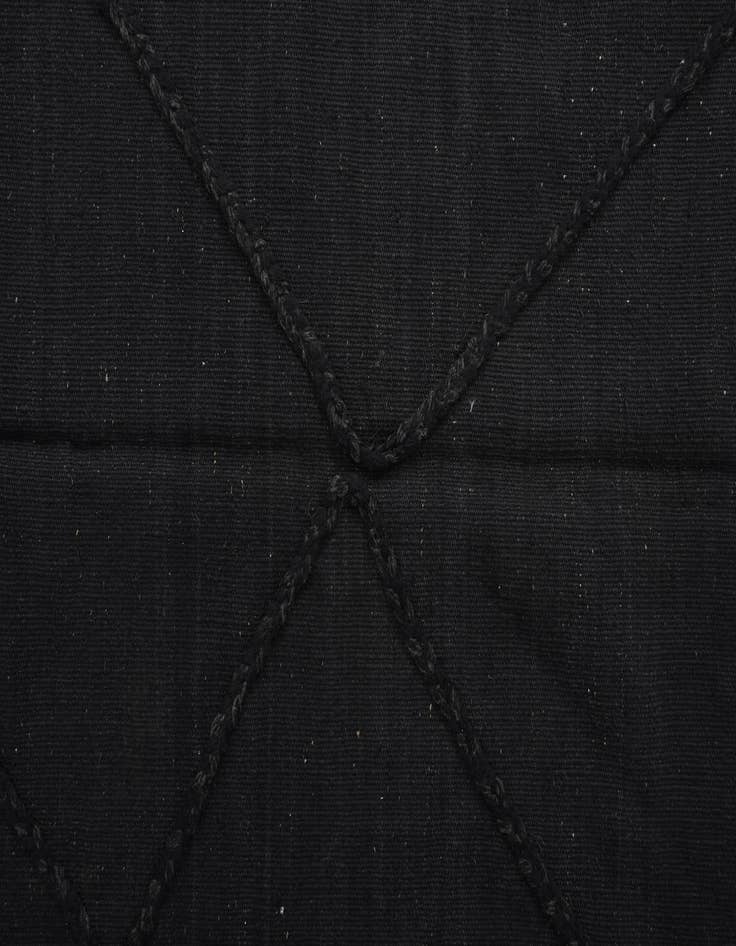 Detail image of 5' 7 x 8'  Hand Woven Kilim Modern Wool Rug