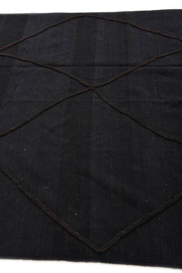 Detail image of 5' 8 x 7' 10 Hand Woven Kilim Modern Wool Rug
