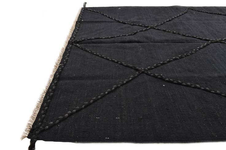 Detail image of 4' 4 x 6' Hand Woven Kilim Modern Wool Rug